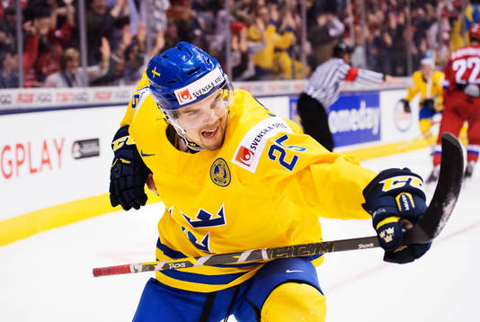 Sveriges Axel Holmström jublar