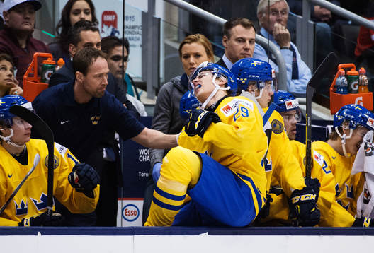 Sveriges Adrian Kempe har ont