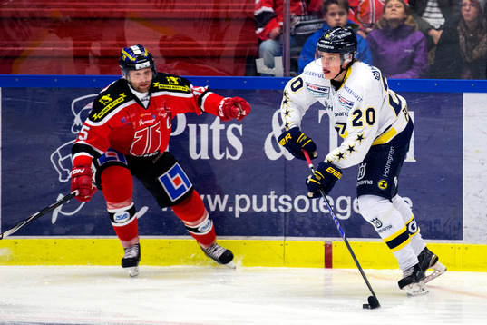 s Lawrence Pilut och Örebros Henrik Löwdahl