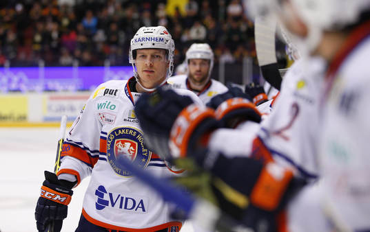 Växjös Nick Johnson har precis gjort 0-2 och jublar