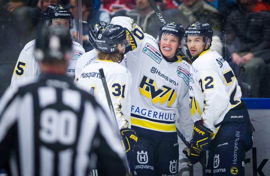 s Lawrence Pilut jublar