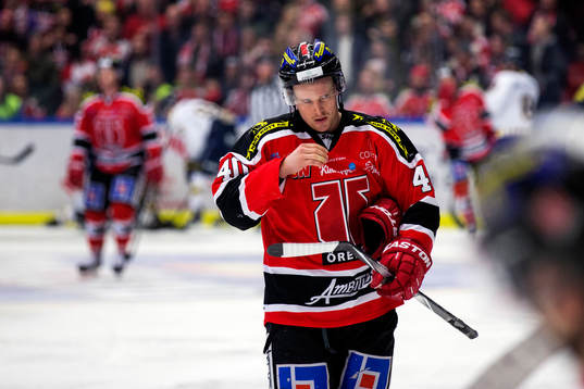 Örebros Anders Eriksson fick matchstraff