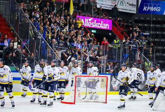 HV71 vinner över Örebro och jublar