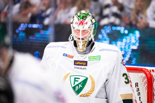 Färjestads målvakt Fredrik Pettersson-Wentzel deppar