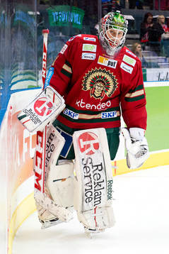 Frölundas målvakt Lars Johansson innan ishockeymatchen i
