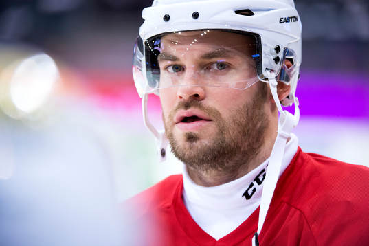 Modos Radek Smolenak innan ishockeymatchen i SHL mellan