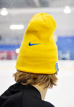 William Nylander tittar ut över isen