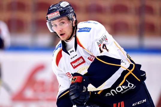 Djurgårdens Alexander Fällström på uppvärmningen