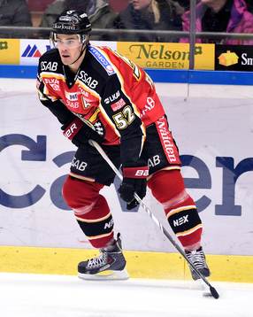 Luleås Karl Fabricius med pucken