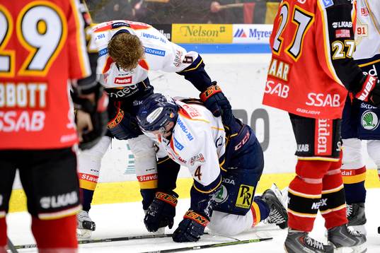 Djurgårdens Marcus Högström blir liggandes