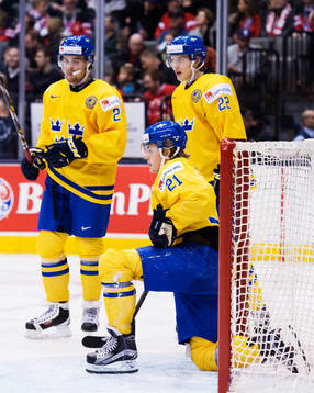 Sveriges Axel Holmström, William Nylander och Oskar