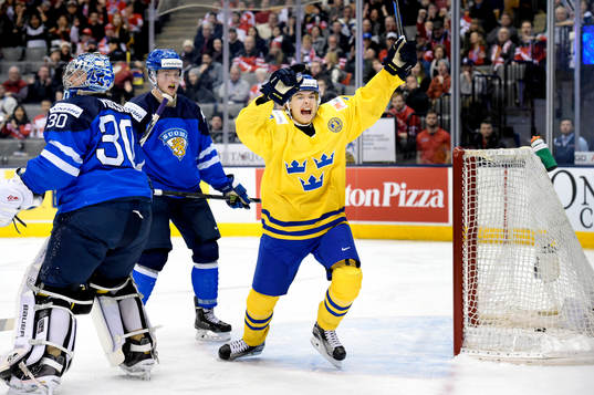 Sveriges Adam Brodecki jublar