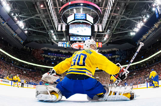 Sveriges målvakt Linus Söderström i kvartsfinalen