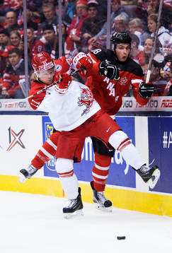 Danmarks Mads Larsen och Kanadas Jake Virtanen i
