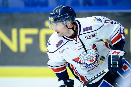 Linköpings Kent McDonell värmer upp