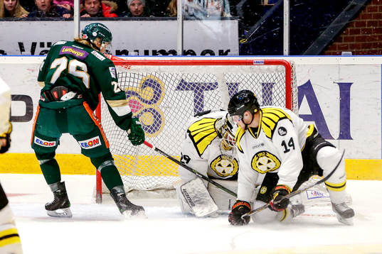 Färjestads Rasmus Asplund och Brynäs David Westlund och