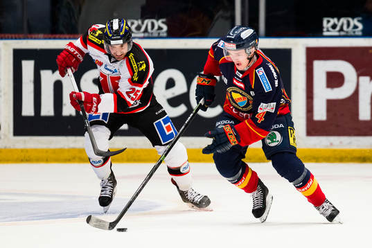Örebros Martin Johansson jagar Djurgårdens Marcus