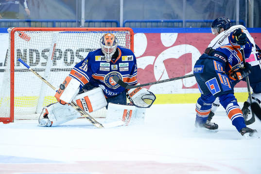 Linköpings Broc Little gör 1-0 till Linköping