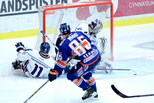 Växjös Liam Reddox gör 2-1