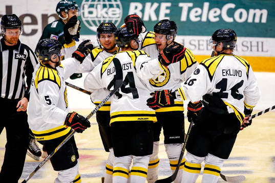 Brynäs Tim Wallace jublar