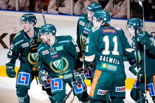 Färjestads Milan Gulas jublar