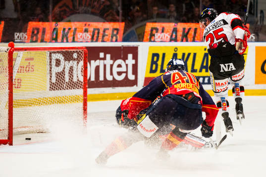 Örebros Martin Johansson gör 1-0 för Örebro