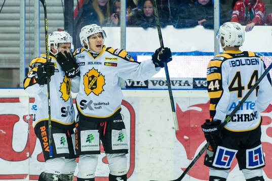 Skellefteås Erik Forssell gör mål Rob Schremp