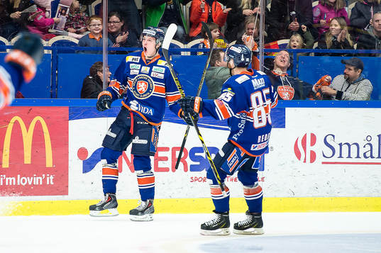 Växjös Gustav Rydahl  har gjort 3-2 till Växjö och