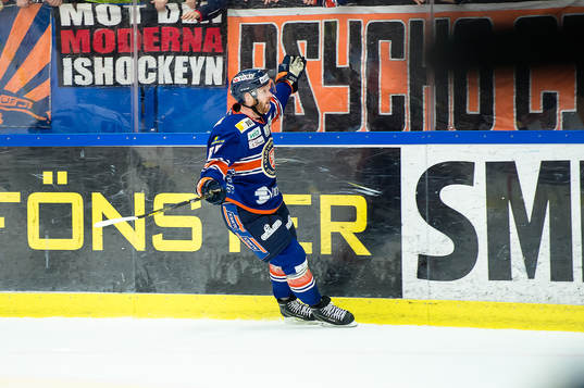 Växjös Liam Reddox har gjort 4-2 till Växjö
