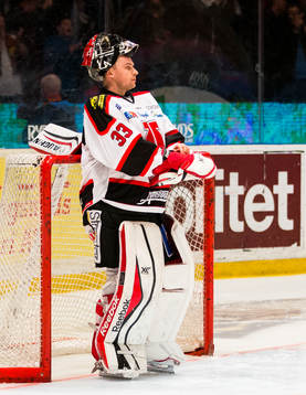 Örebros målvakt Julius Hudacek deppar