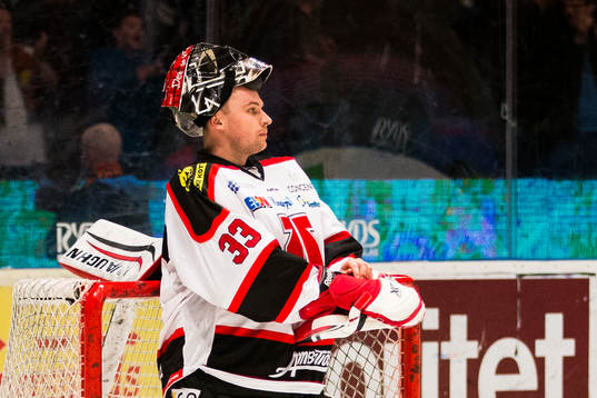 Örebros målvakt Julius Hudacek deppar