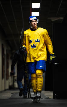 Bläddra bland fler bilder av Ishockey, JVM, inför semifinaler, träning Sverige