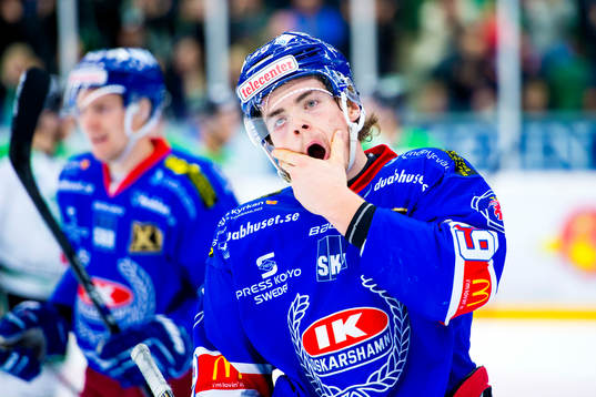 Oskarshamns Oscar Engsund deppar