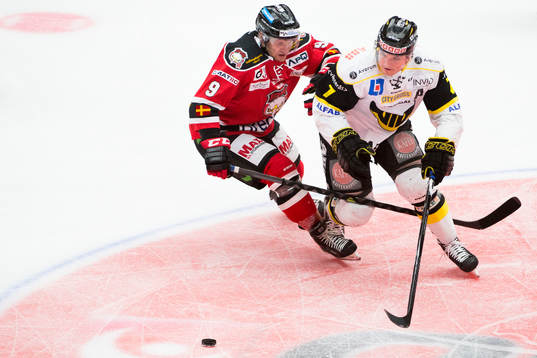 Malmö Redhawks Fredrik Storm och Västerås Nicholas Angell