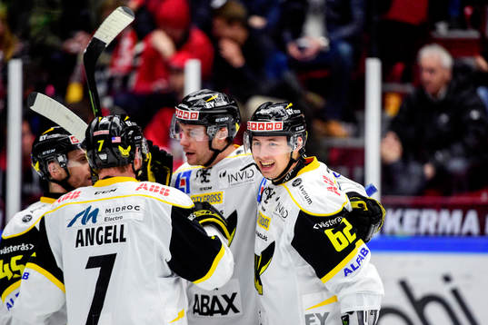 Västerås Robin Jacobsson jublar