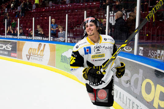 Västerås Mathias Brome jublar