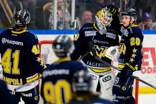 s Chris Campoli, målvakt Erik Ersberg och Lawrence Pilut