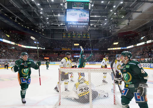 Färjestads Per Åslund jublar