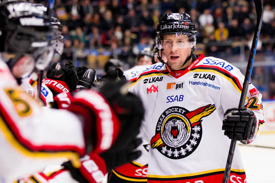 Luleås Cam Abbott jublar