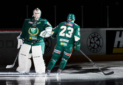 Färjestads målvakt Fredrik Pettersson Wentzel och Martin