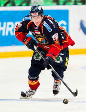 Djurgårdens Marcus Sörensen med pucken