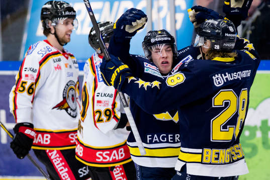 s Filip Sandberg och Anton Bengtsson jublar