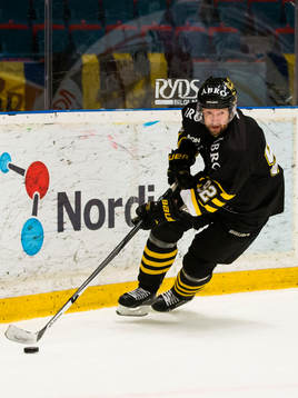 s Michael Nylander med pucken