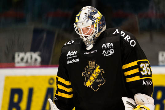 s målvakt Robin Rahm ser deppig ut