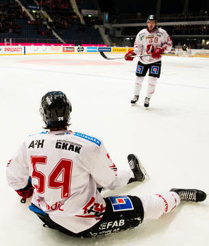 Vita Hästens Adam Schmidt och Henrik Bankelius