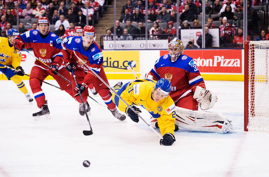 Sveriges William Nylander oroar framför Rysslands