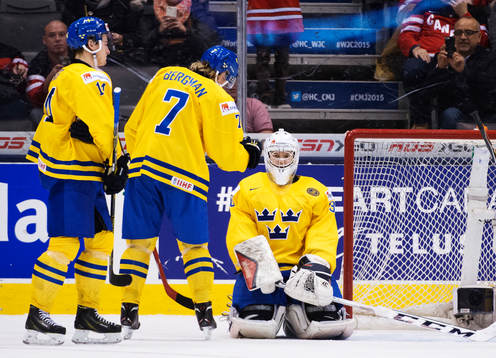 Sveriges Robert Hägg, Julius Bergman och målvakt Linus