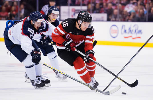 Slovakiens Matus Holenda och Kanadas Max Domi i semifinalen