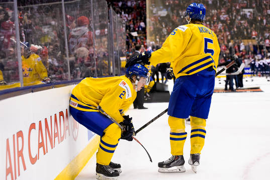Sveriges Sebastian Aho och Robin Norell deppar