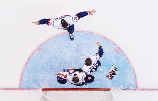 Slovakiens Christian Jaros, målvakt Denis Godla och Martin